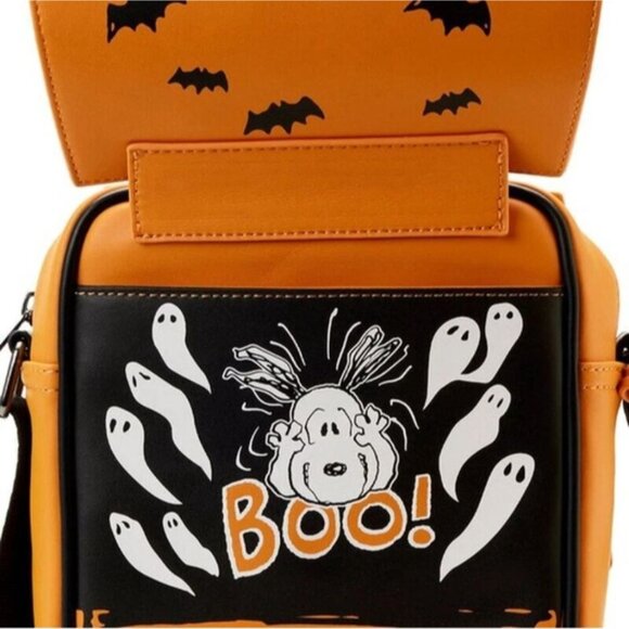 Loungefly Peanuts Great Pumpkin Snoopy Doghouse Crossbody Bag Halloween Spooky - Picture 2 of 9